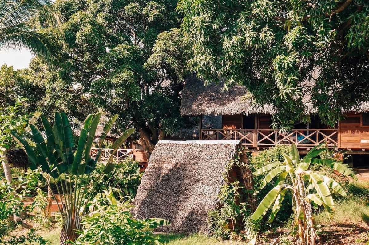 Les Chalets De Melinda Nosy Be Exterior photo